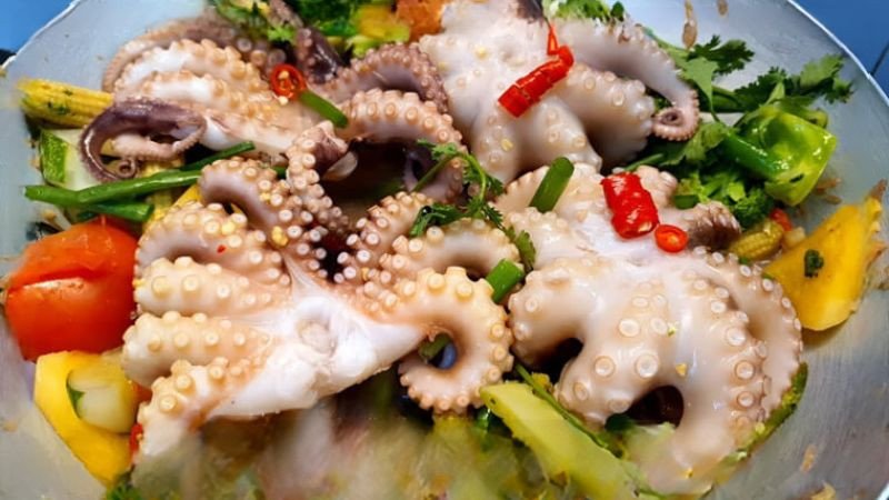 Thành phẩm món bạch tuộc xào thập cẩm