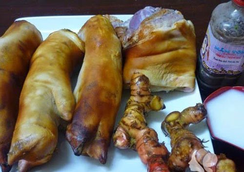 Thịt ba chỉ tươi ngon đã được làm sạch sẵn sàng cho món thịt giả cầy