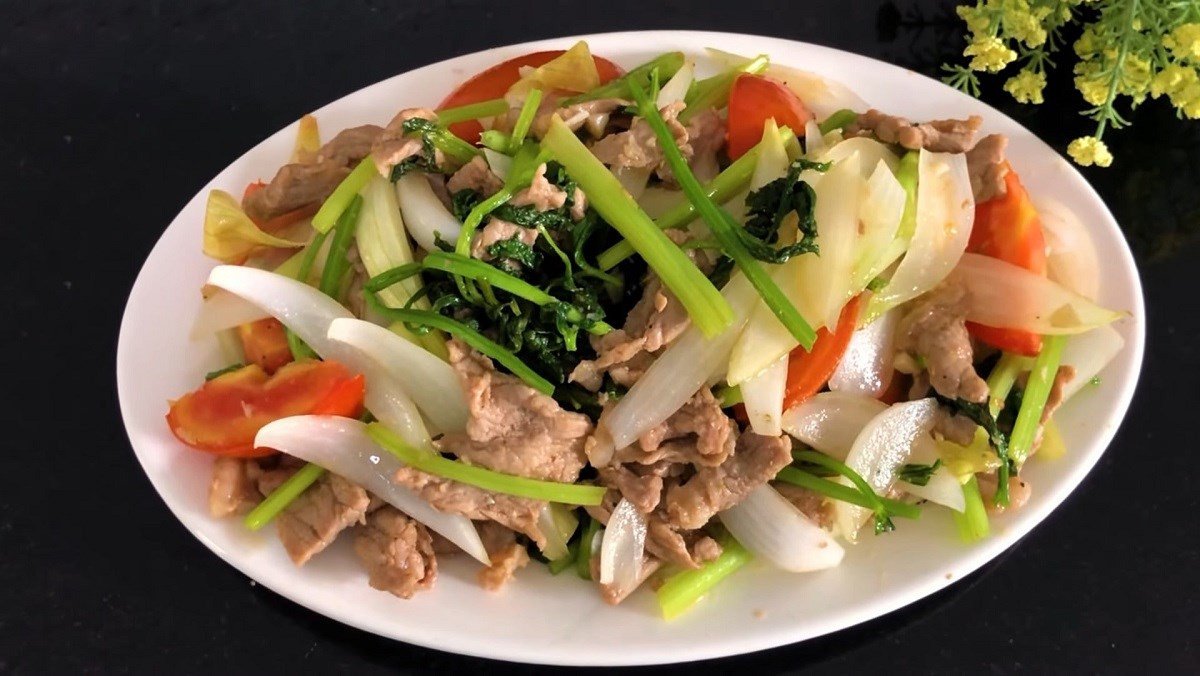 Thịt bò xào cần tây thơm ngon