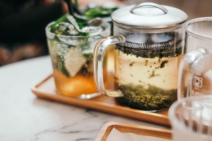 Thức uống trà nguyên chất thơm ngon và giải khát