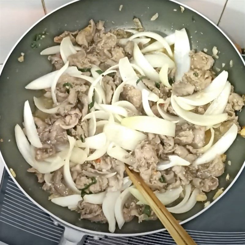 Xào thịt nai với lá lốt