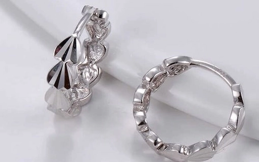 Bảo quản trang sức vàng Ý 750