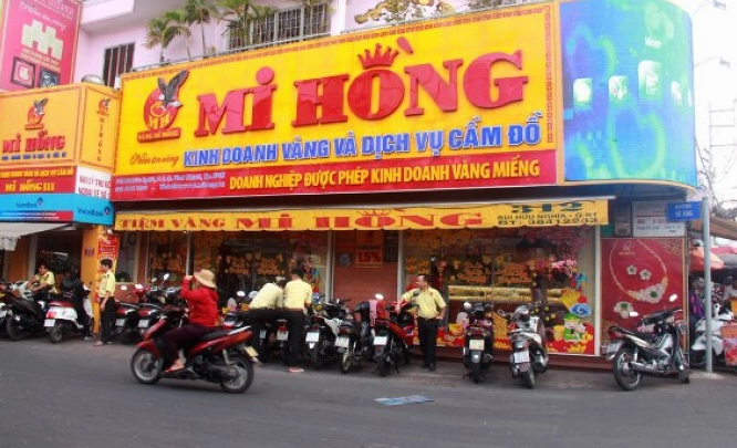 Cận cảnh một bộ mi hồng cong đẹp