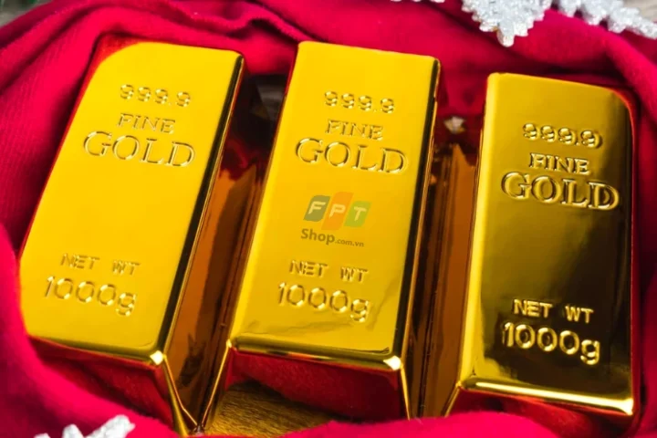 1 Cây Vàng 9999 Bao Nhiêu Tiền Năm 2026? Cập Nhật Mới Nhất Cận cảnh thỏi vàng 9999