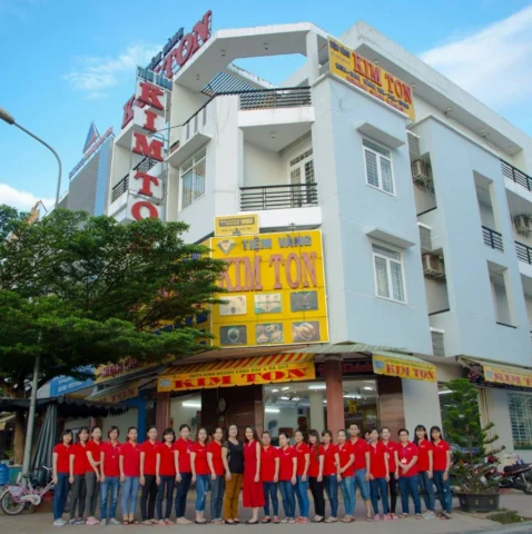 Tiệm Vàng Kim Tôn: Uy Tín Vàng, Sáng Danh Hơn 20 Năm Cận cảnh vẻ đẹp lấp lánh của trang sức kim cương