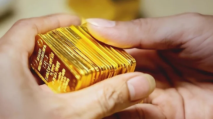 Có nên mua 10 cây vàng để tích trữ không?