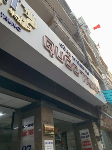 Cửa hàng Vàng Bạc Quốc Trinh sang trọng và hiện đại