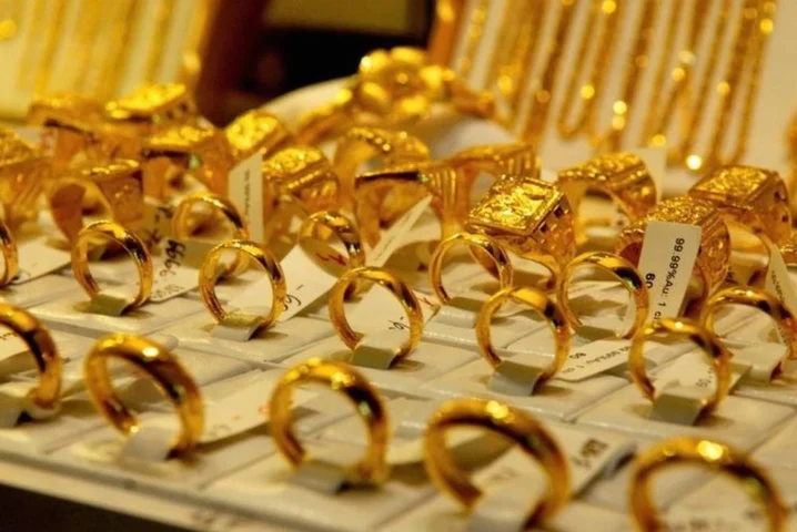 Giá Vàng 24k 980 Hôm Nay: Phân Tích và Dự Báo 2026 Giá vàng 98 bao nhiêu 1 chỉ hôm nay