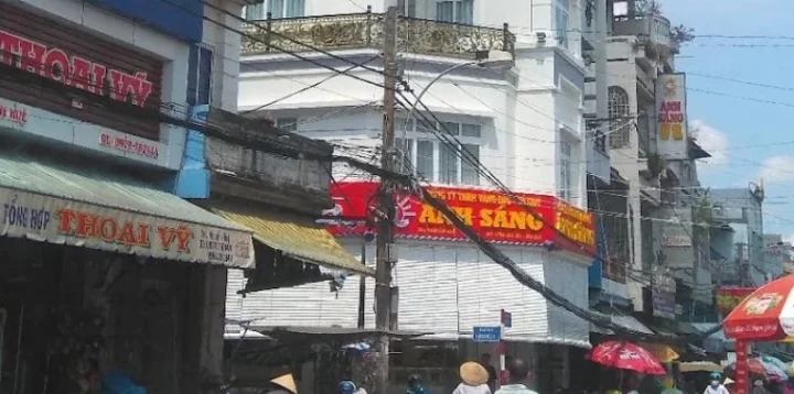 Tiệm Vàng Ánh Sáng: Uy Tín Vàng Sáng Bừng Cùng Thời Gian 2026 Không gian sang trọng của Tiệm Vàng Ánh Sáng Sóc Trăng