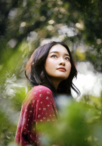 Kim Khánh với vẻ đẹp quyến rũ