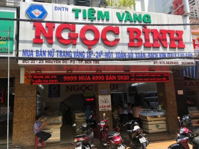 Tiệm Vàng Ngọc Bình Bến Tre: Uy Tín Vàng, Sáng Mãi Niềm Tin 2026 Mặt dây chuyền vàng đính đá quý cao cấp