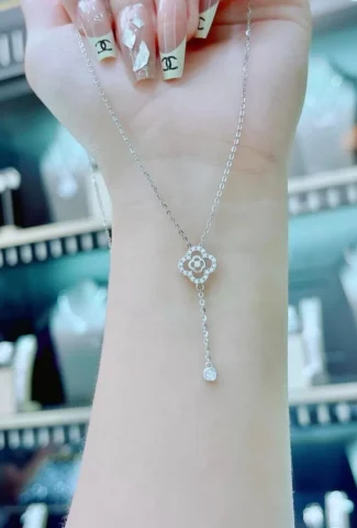 Mẫu trang sức dây chuyền vàng Ý 750 dễ phối đồ
