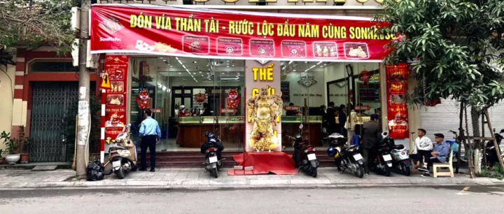 Tiệm Vàng Sơn Hà: Uy Tín Vàng, Sáng Lời Hơn 30 Năm Đội ngũ nhân viên chuyên nghiệp tại Tiệm Vàng Sơn Hà