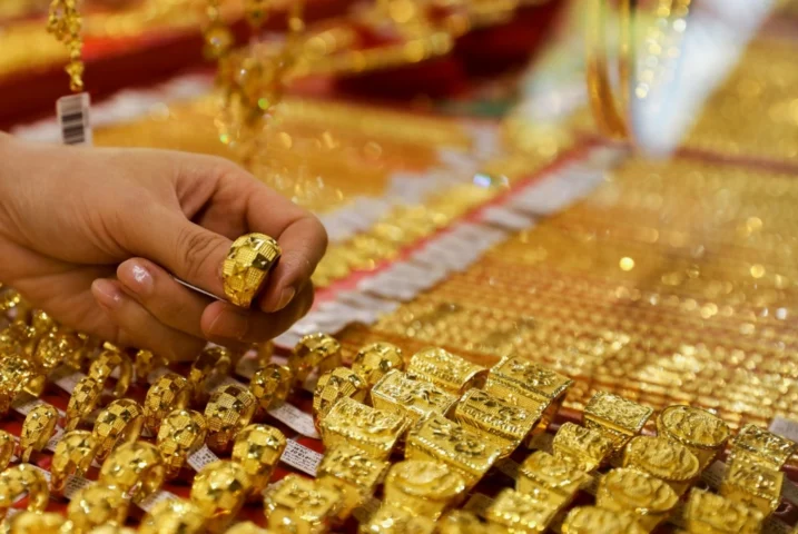 Vàng 18k hôm nay bao nhiêu 1 chỉ? Cập nhật giá 2026 mới nhất So sánh giá vàng 18K trên thị trường