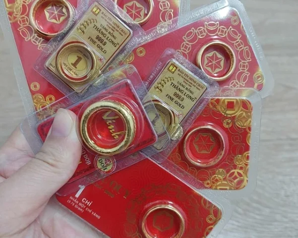 So sánh giá vàng nhẫn tròn các thương hiệu