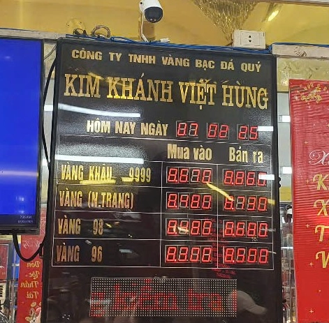 Tiệm vàng ngày vía Thần Tài tại Đà Nẵng
