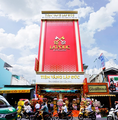Trang sức tại tiệm vàng Lập Đức chi nhánh Tân Phú