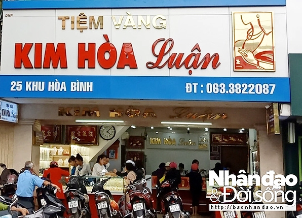 Tiệm Vàng Kim Hòa Luận: Định Hướng Tương Lai Ngành Vàng 2026 Trang sức vàng đa dạng tại tiệm vàng Kim Hòa Luận