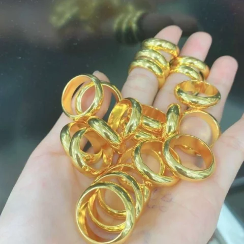Xu hướng vàng nhẫn trơn tối giản